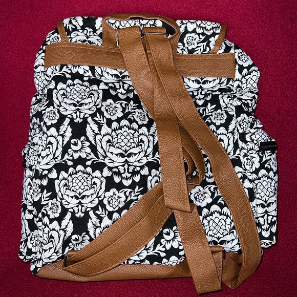 Stone Mountain Black and White Quilted Backpack**NEW W/TAGS** - Picture 2 of 9